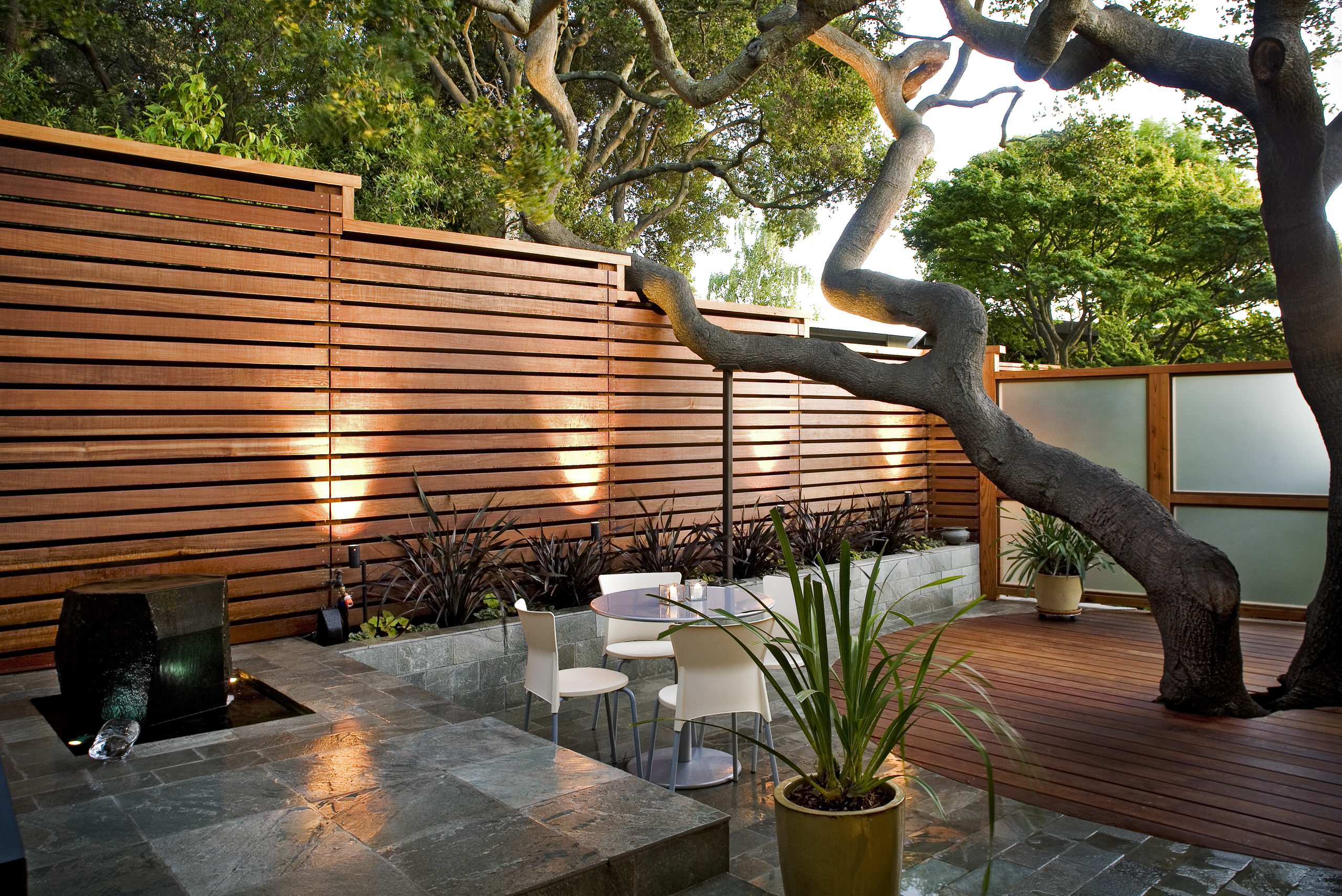 نمای بیرونی دیوار حیاط ویلایی را زیباتر طراحی کنید!